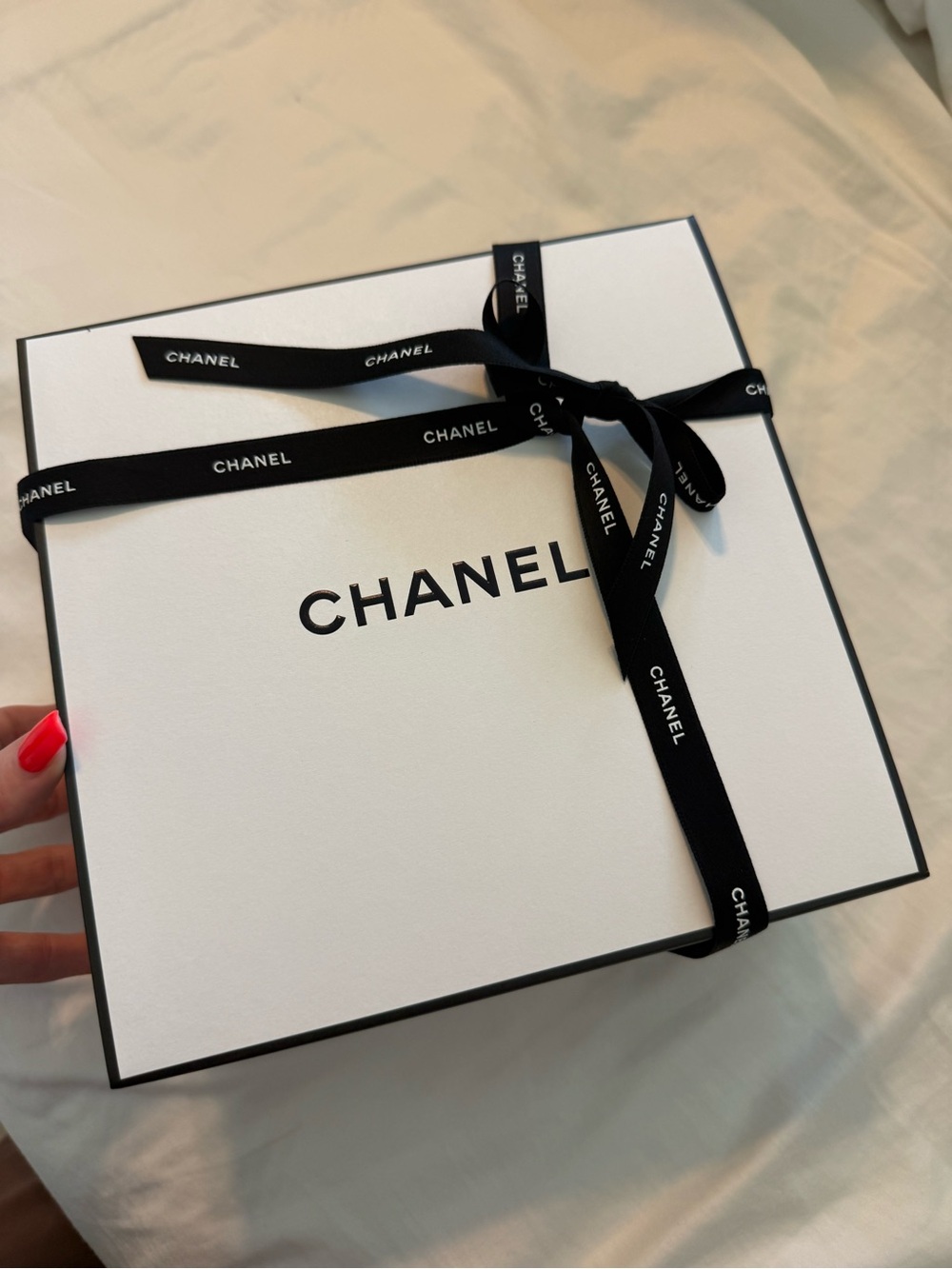 CHANEL Gift Box, Shopping Bag, Ribbon & Camellia Tissue Packaging - Picture 2 of 6